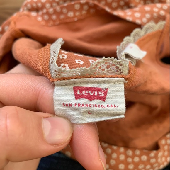 Levi’s Rust Lace Tank - Picture 9 of 15